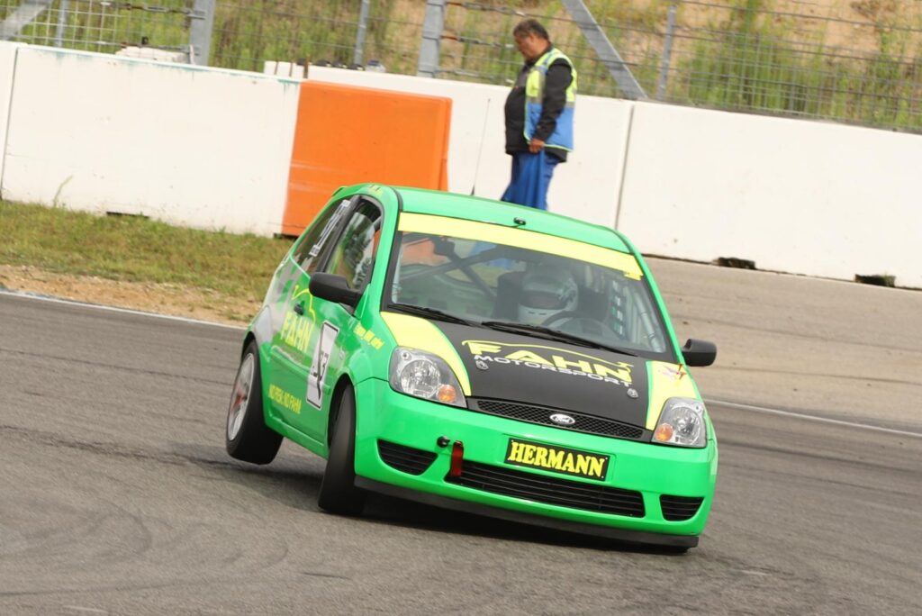 Hermann Fahn Motorsport lemgo frontansicht