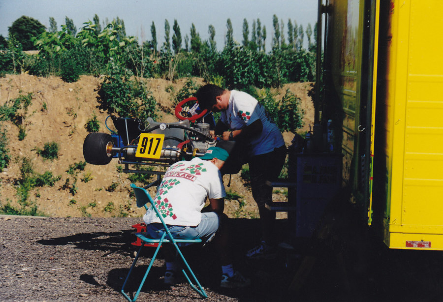 über uns Shorty fährt, Eddie schraubt und organisiert