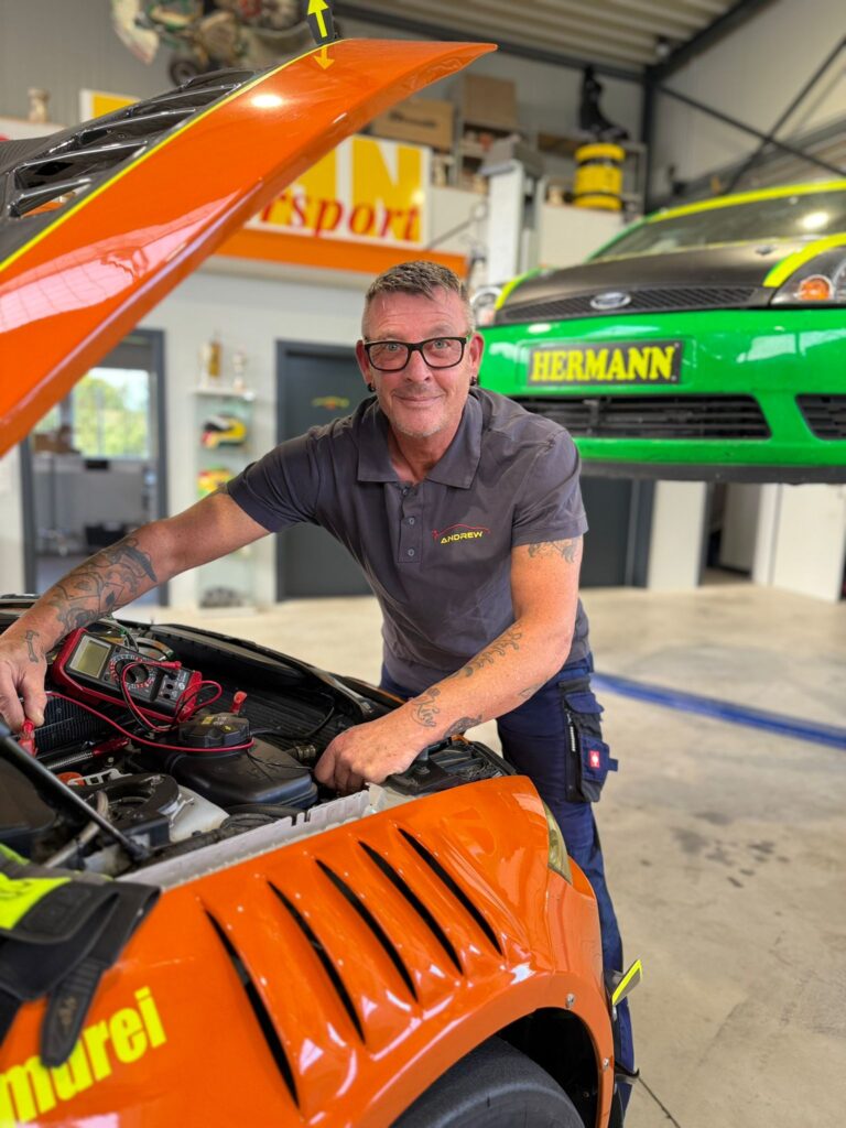 Andrew Mechaniker Fahn Motorsport Lemgo