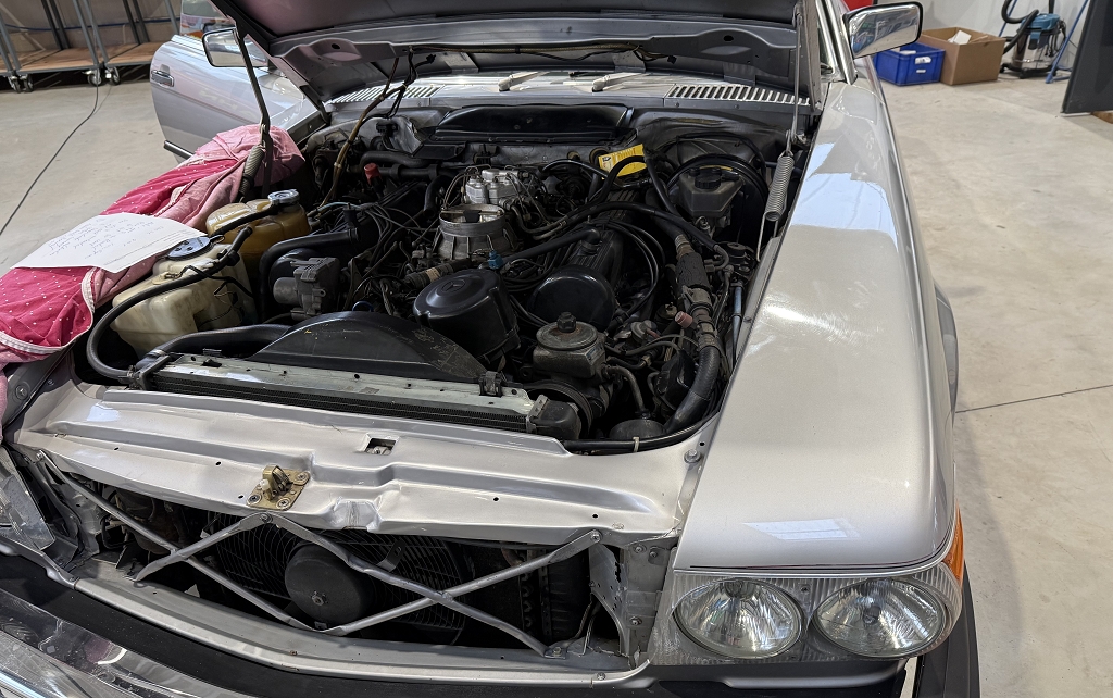 Details Motor SL Mercedes